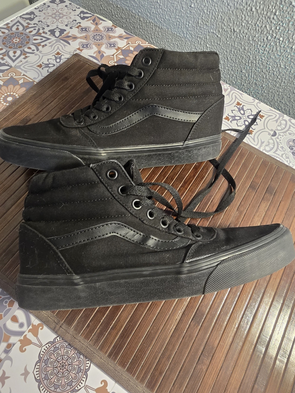 Womens Vans Classic Black Canvas Sneakers - Picture 2 of 4